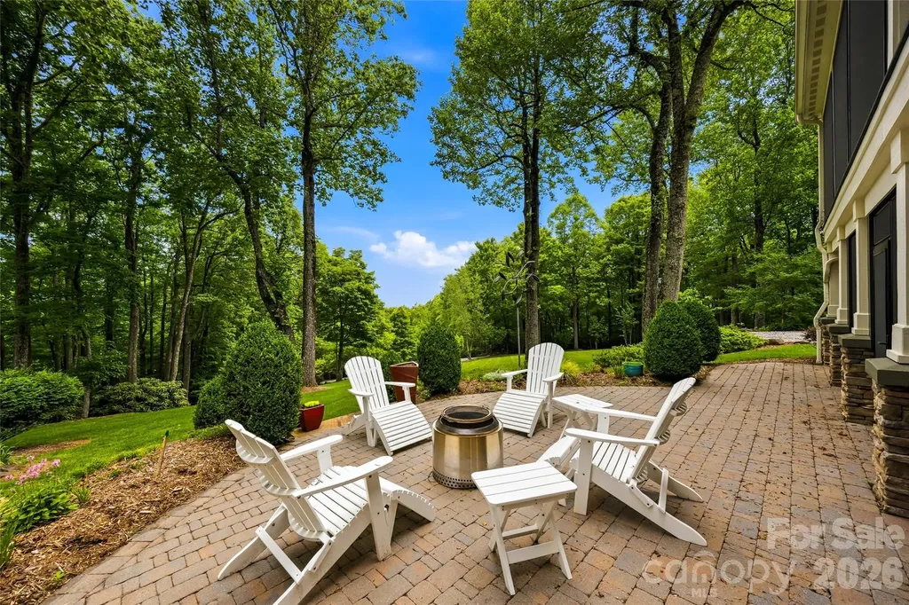 233 Tanglewood Lane Saluda NC 28773