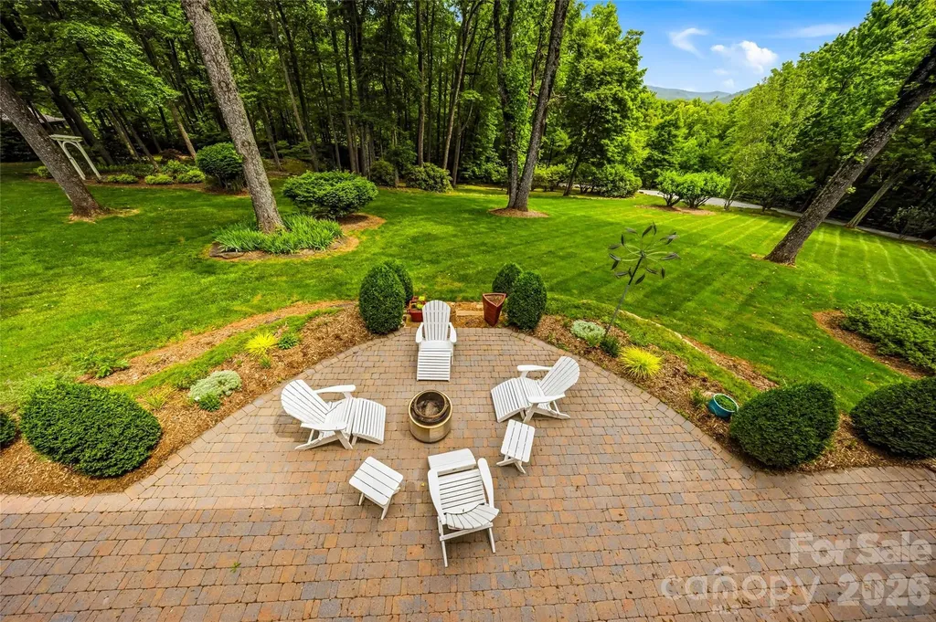 233 Tanglewood Lane Saluda NC 28773
