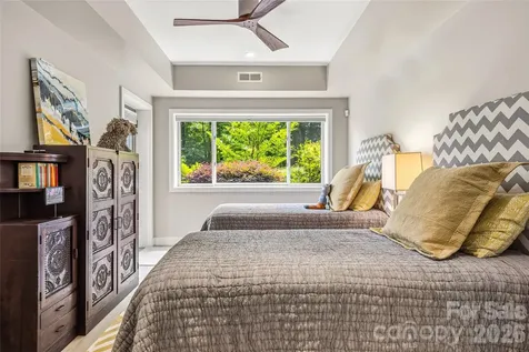 233 Tanglewood Lane Saluda NC 28773