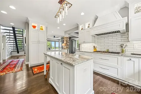 233 Tanglewood Lane Saluda NC 28773
