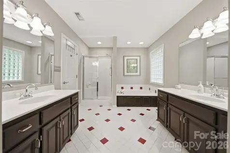 1032 30th Avenue Lane NE Hickory NC 28601