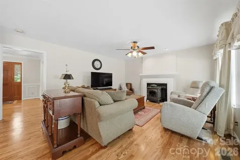 1032 30th Avenue Lane NE Hickory NC 28601