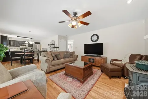 1032 30th Avenue Lane NE Hickory NC 28601