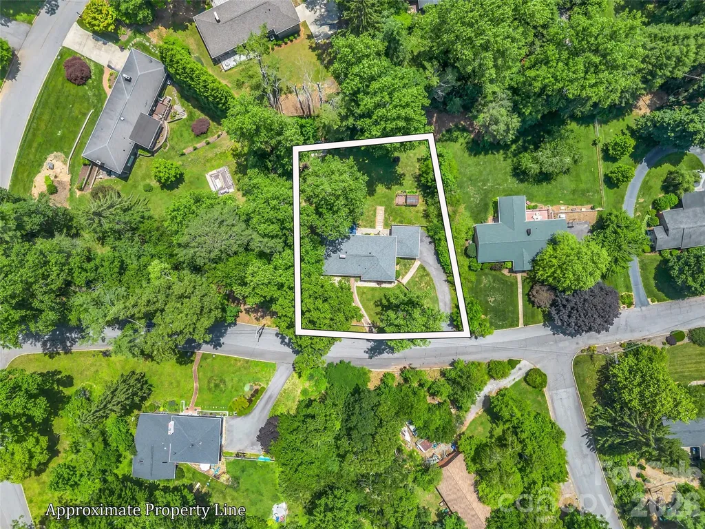 2 Bevlyn Drive Asheville NC 28803