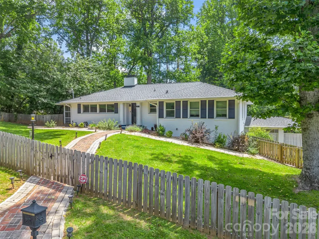 2 Bevlyn Drive Asheville NC 28803