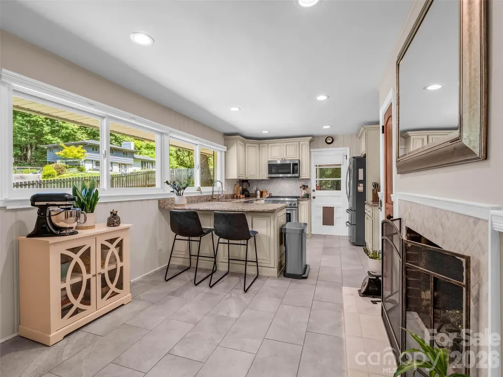 2 Bevlyn Drive Asheville NC 28803