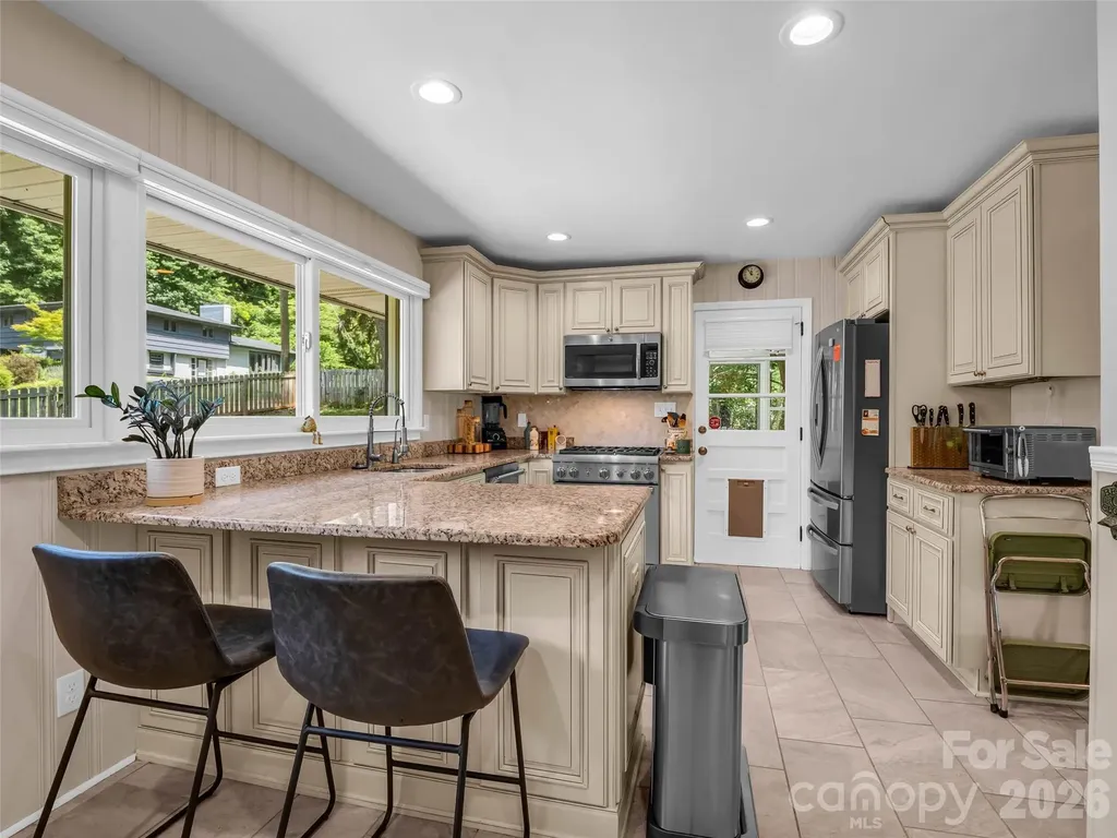 2 Bevlyn Drive Asheville NC 28803