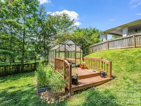 2 Bevlyn Drive Asheville NC 28803
