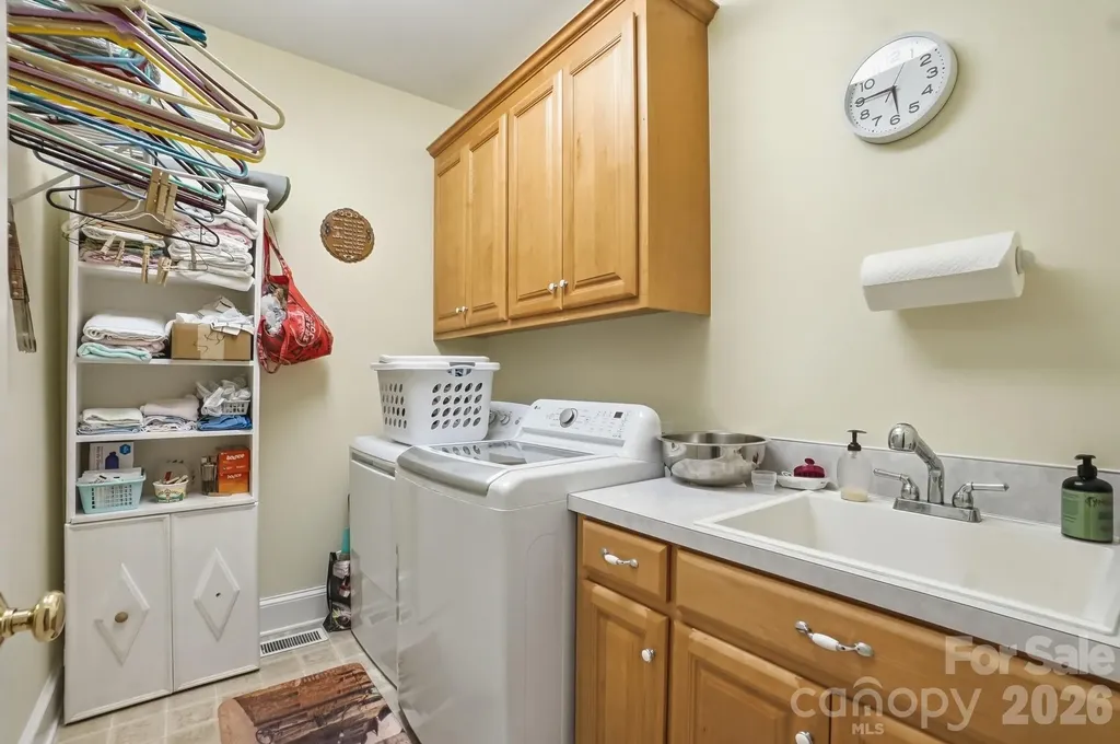 7650 Cotton Street Harrisburg NC 28075