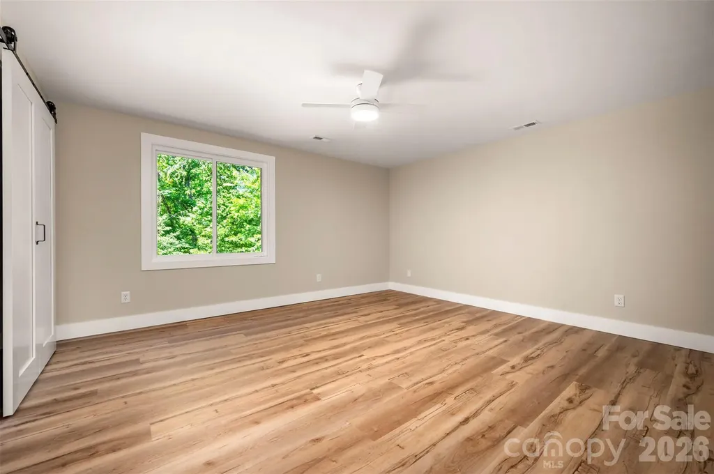 323 Stepp Avenue Hendersonville NC 28739
