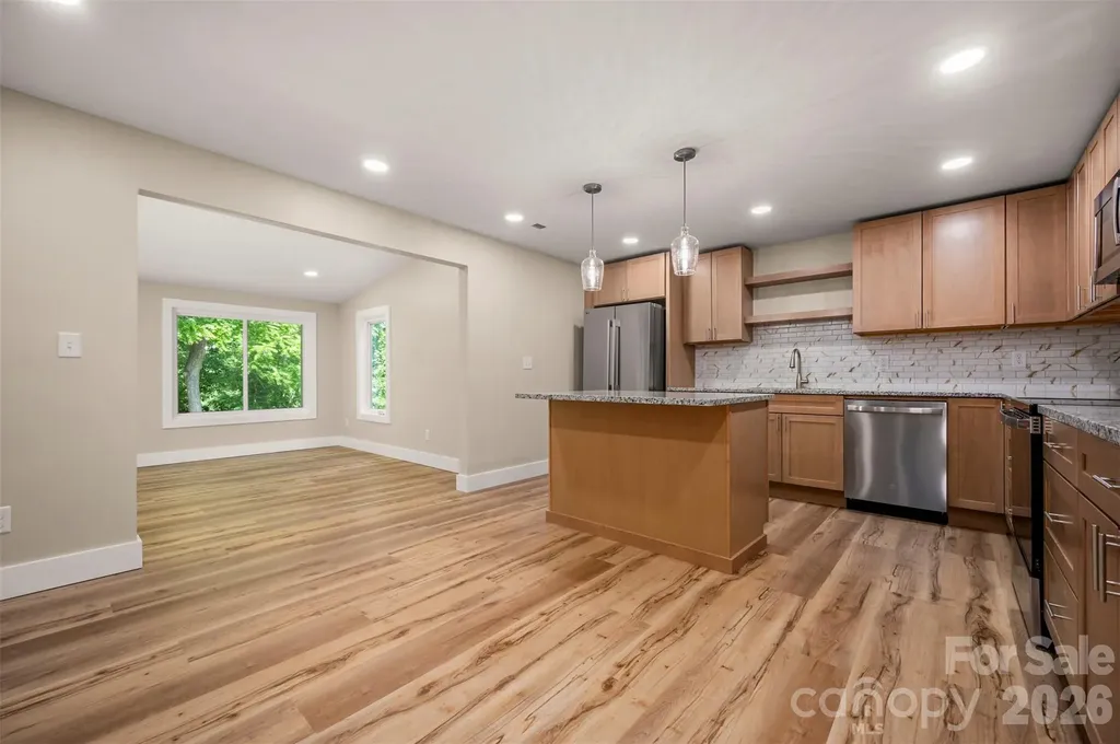 323 Stepp Avenue Hendersonville NC 28739