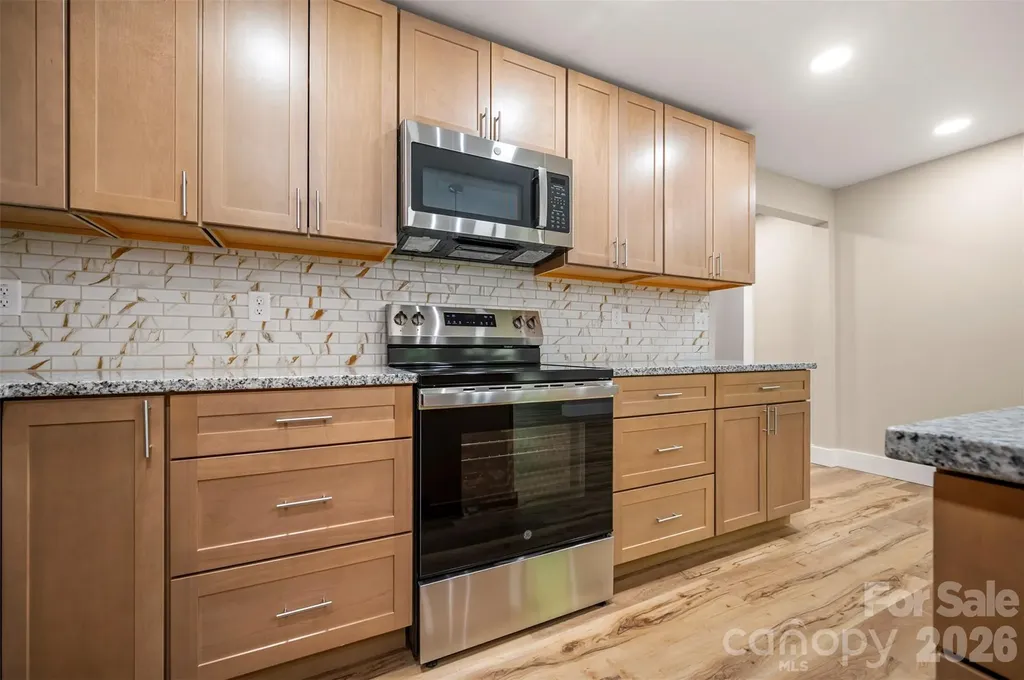 323 Stepp Avenue Hendersonville NC 28739