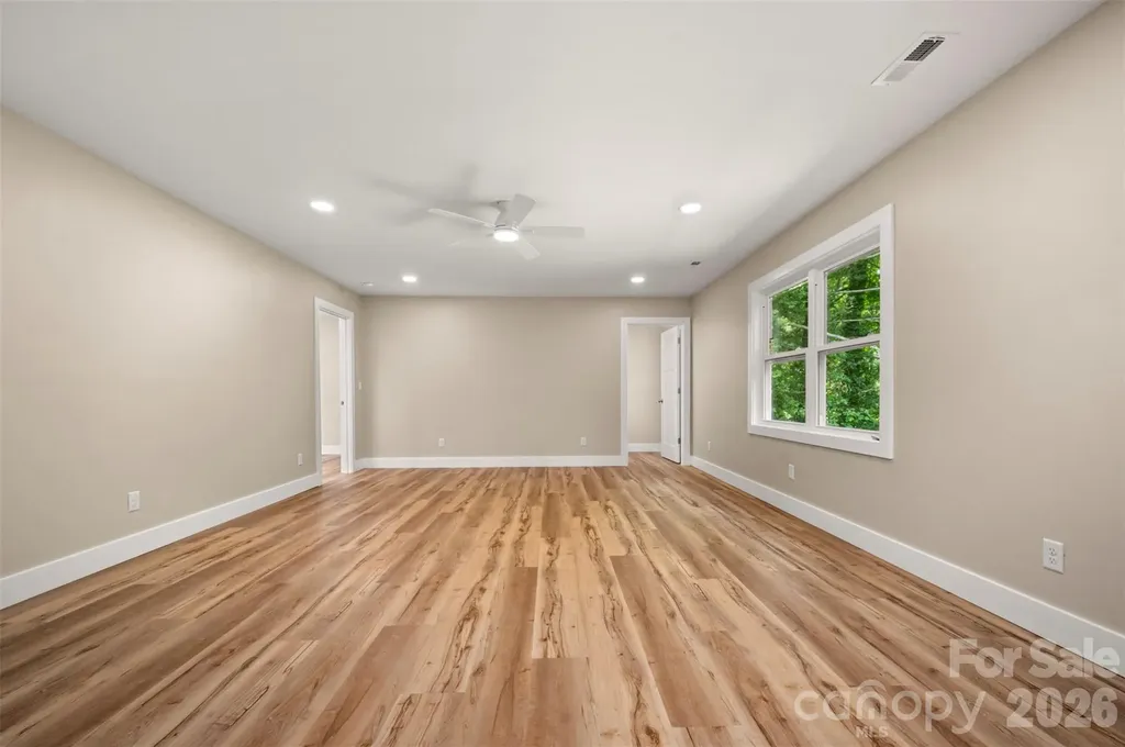 323 Stepp Avenue Hendersonville NC 28739