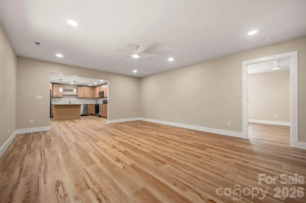 323 Stepp Avenue Hendersonville NC 28739