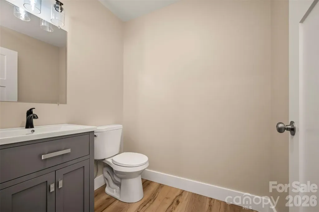 323 Stepp Avenue Hendersonville NC 28739