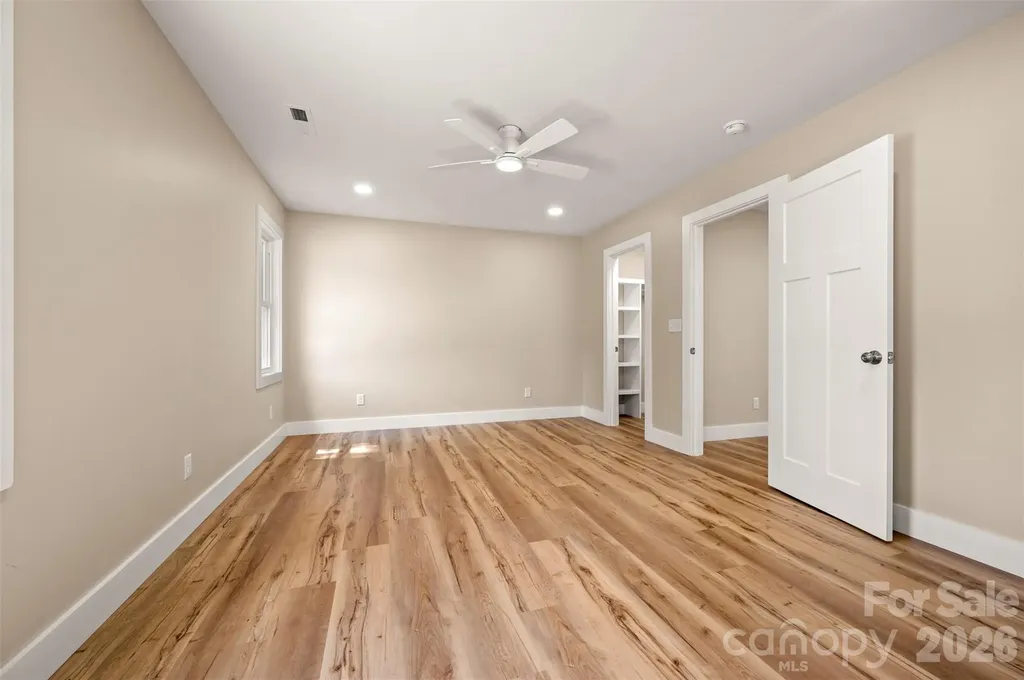 323 Stepp Avenue Hendersonville NC 28739