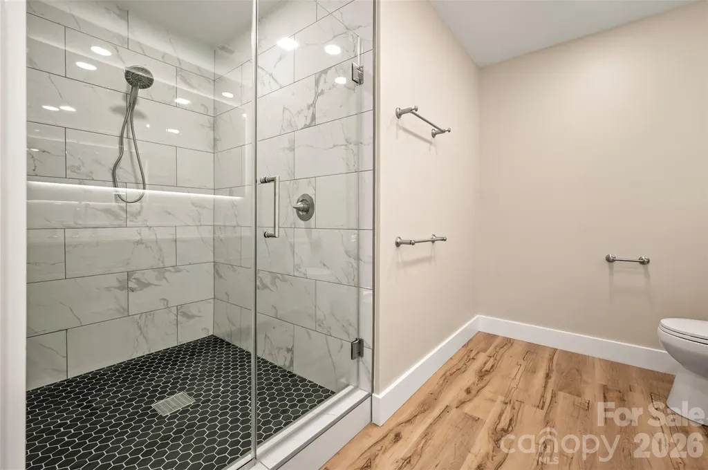 323 Stepp Avenue Hendersonville NC 28739