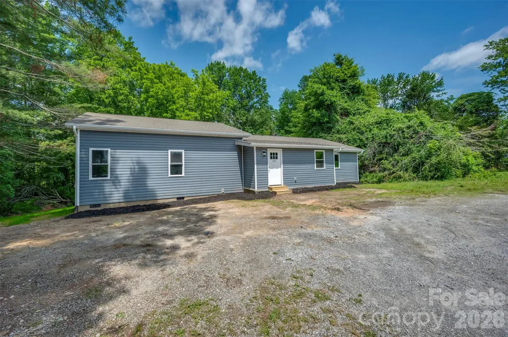 323 Stepp Avenue Hendersonville NC 28739