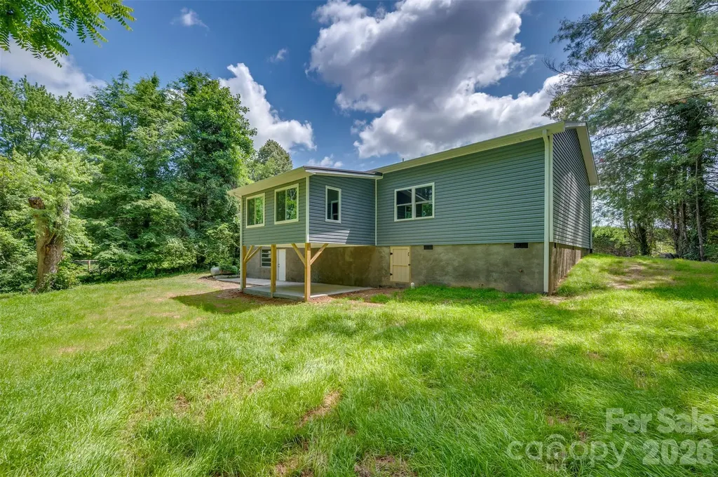 323 Stepp Avenue Hendersonville NC 28739