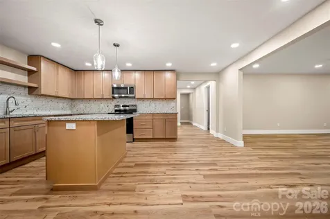323 Stepp Avenue Hendersonville NC 28739