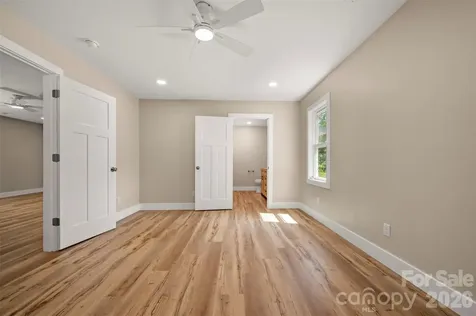 323 Stepp Avenue Hendersonville NC 28739