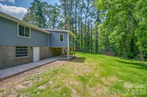 323 Stepp Avenue Hendersonville NC 28739