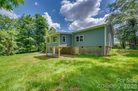323 Stepp Avenue Hendersonville NC 28739
