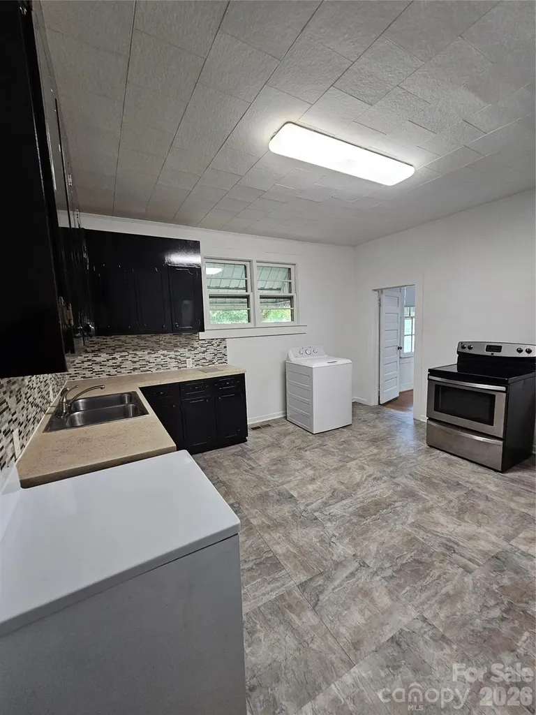 1129 W 5th Avenue Gastonia NC 28052
