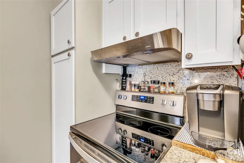 8073 Charter Oak Lane Charlotte NC 28226