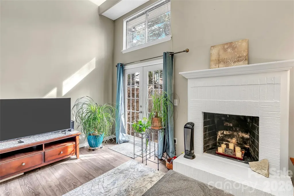 8073 Charter Oak Lane Charlotte NC 28226