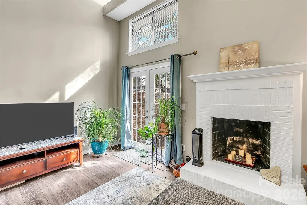 8073 Charter Oak Lane Charlotte NC 28226