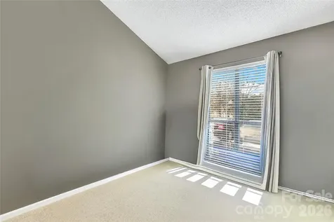 8073 Charter Oak Lane Charlotte NC 28226