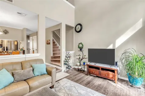 8073 Charter Oak Lane Charlotte NC 28226