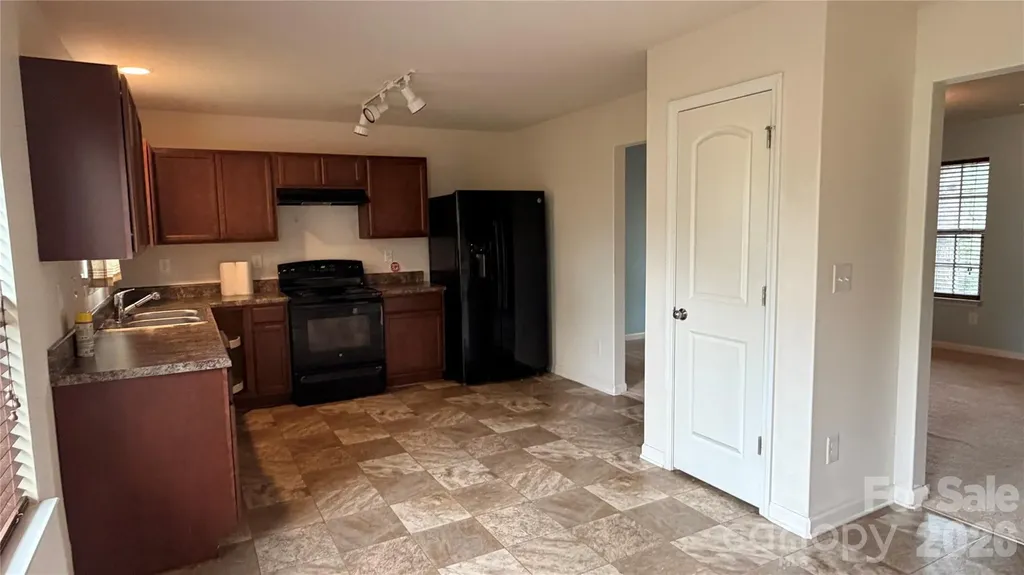 2602 Meadow Knoll Drive Charlotte NC 28269