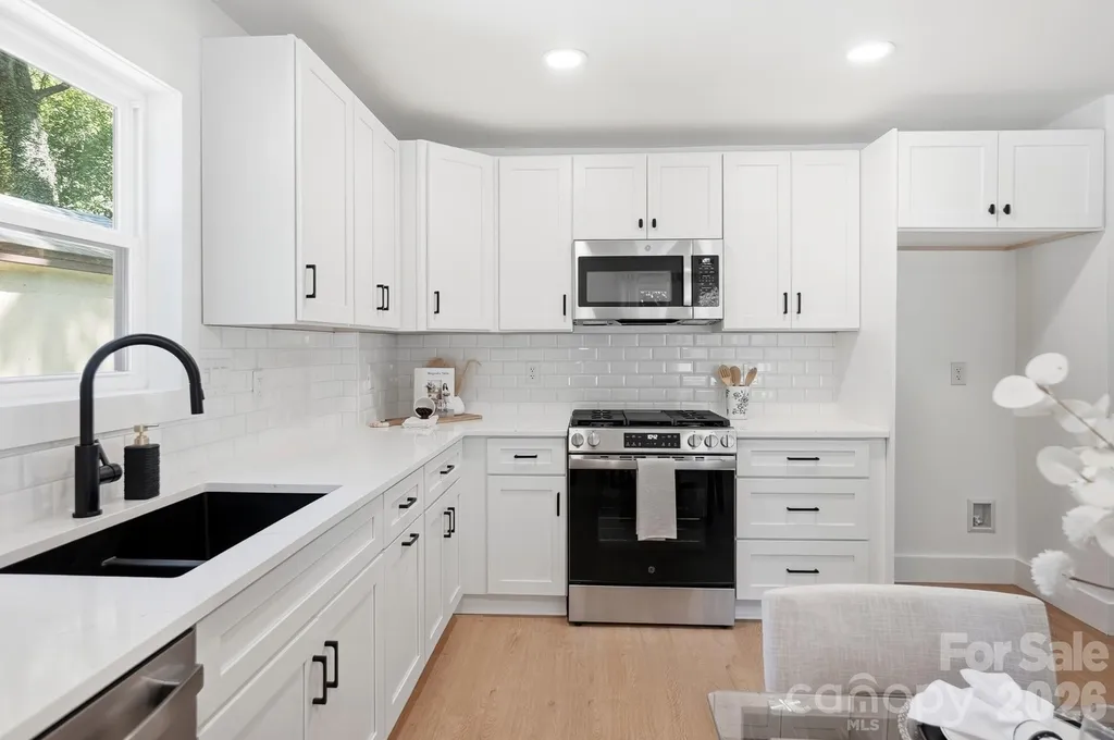 2204 Rozzelles Ferry Road Charlotte NC 28208