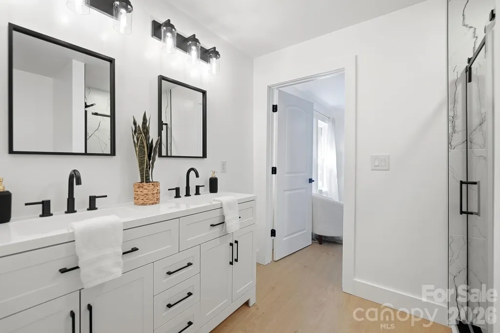 2204 Rozzelles Ferry Road Charlotte NC 28208