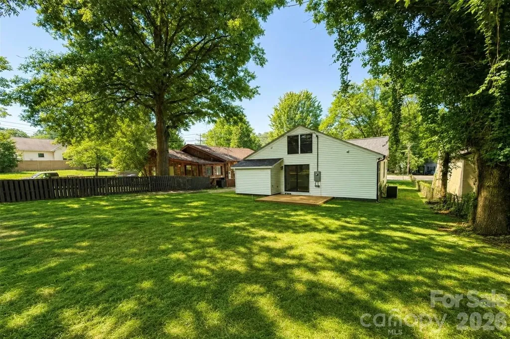 2204 Rozzelles Ferry Road Charlotte NC 28208