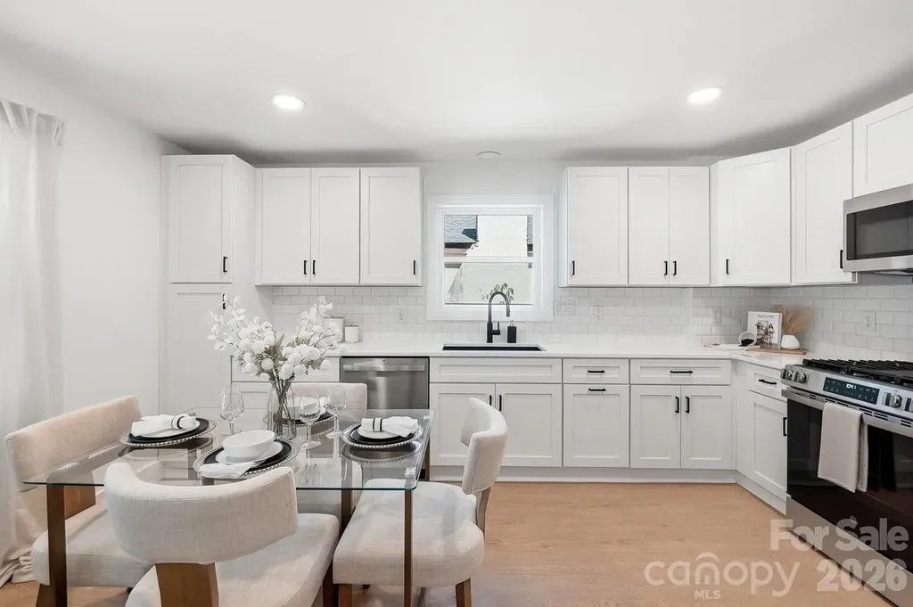 2204 Rozzelles Ferry Road Charlotte NC 28208
