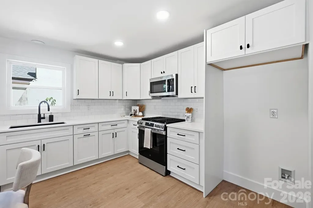 2204 Rozzelles Ferry Road Charlotte NC 28208