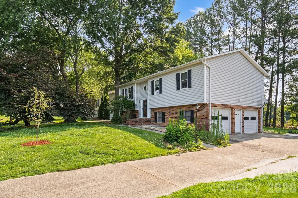 2114 Margaret Drive Mount Airy NC 27030