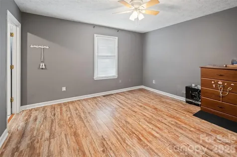 2114 Margaret Drive Mount Airy NC 27030