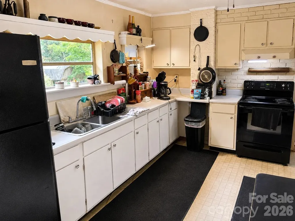 547 Avery Creek Road Arden NC 28704