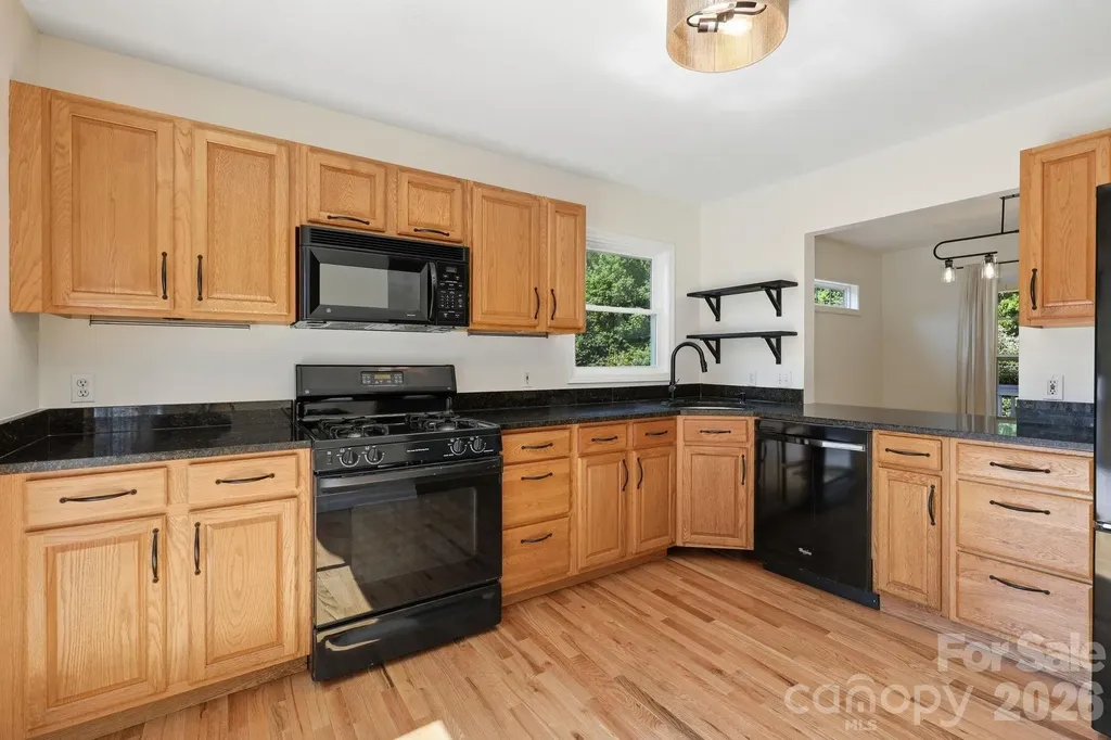 14 Grove Garden Avenue Candler NC 28715