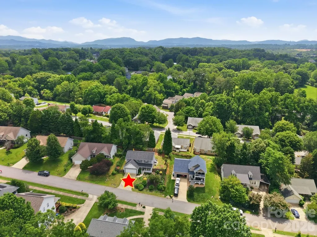 14 Grove Garden Avenue Candler NC 28715