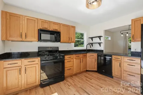 14 Grove Garden Avenue Candler NC 28715