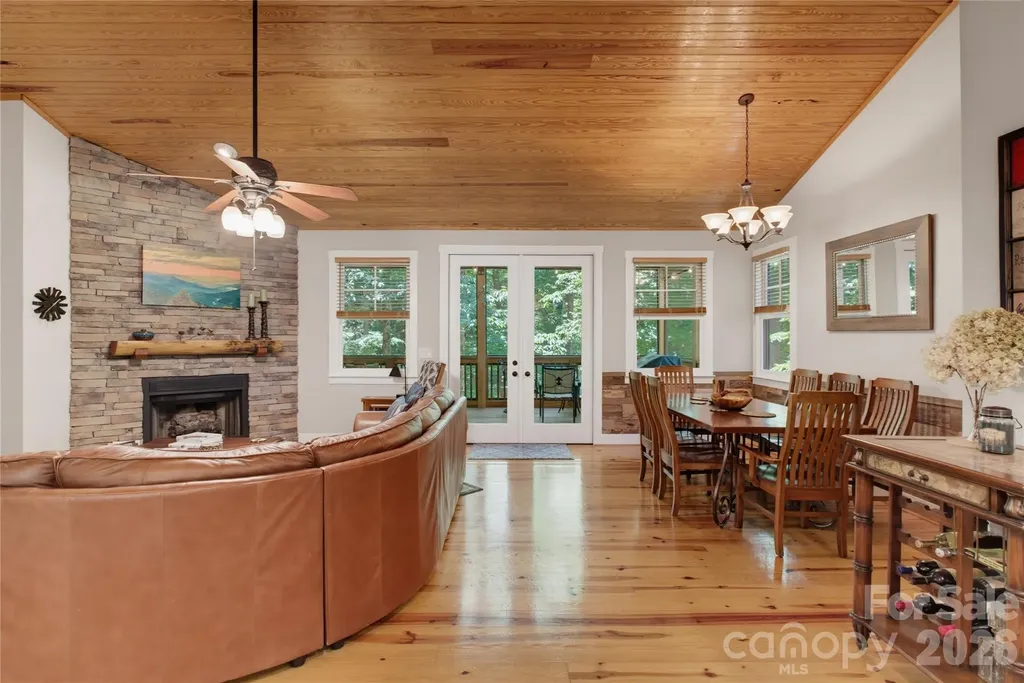 112 Boulder Creek Lane Tuckasegee NC 28783