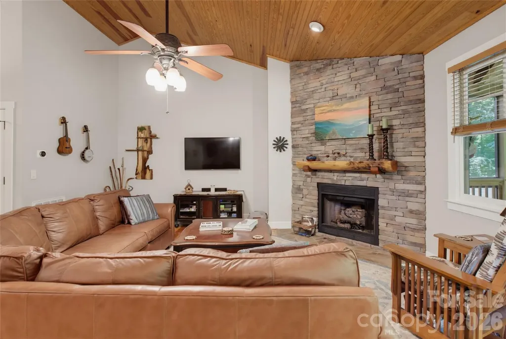 112 Boulder Creek Lane Tuckasegee NC 28783