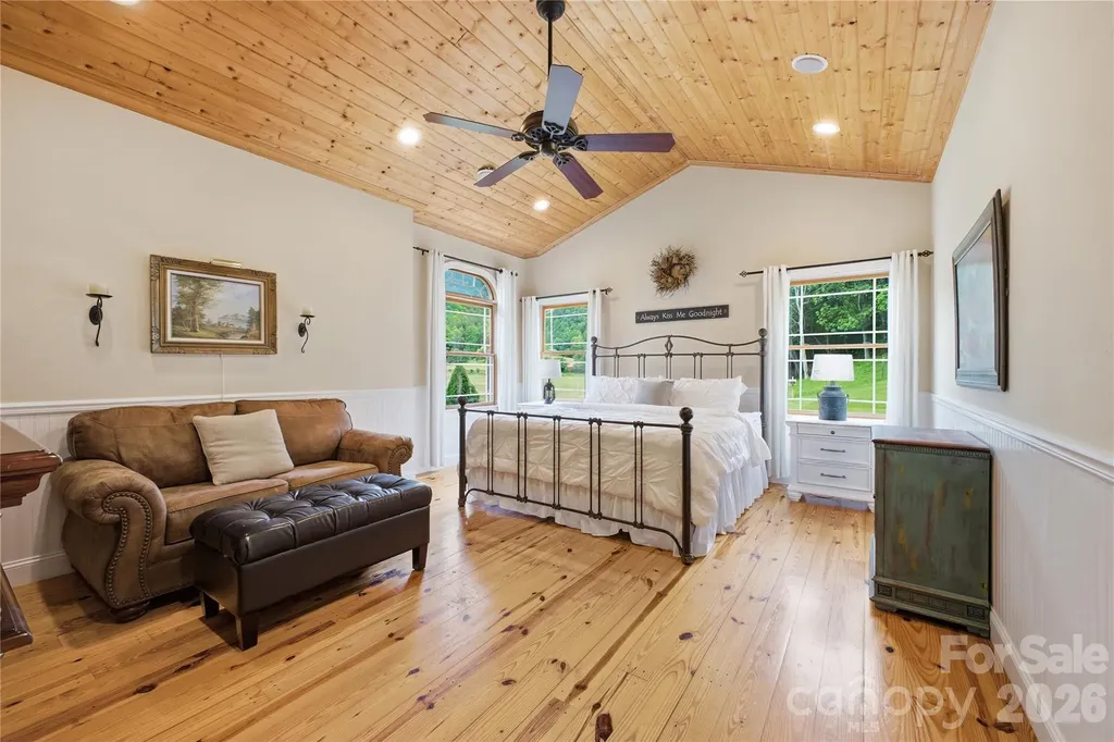 227 Black Bear Cove Clyde NC 28721