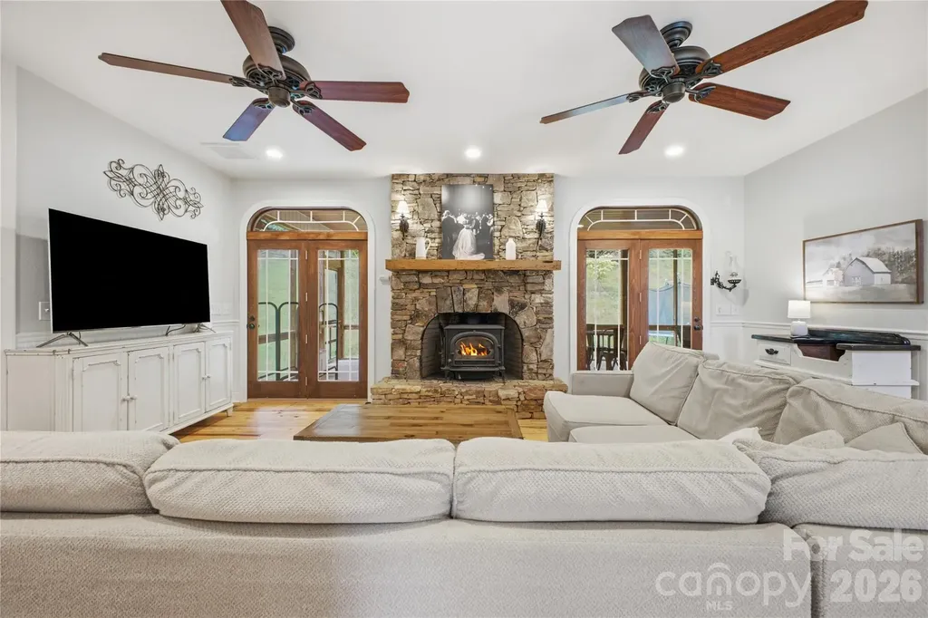 227 Black Bear Cove Clyde NC 28721