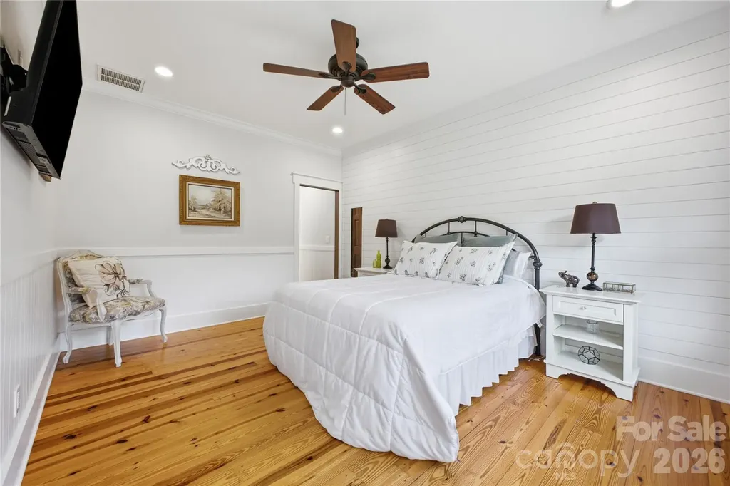 227 Black Bear Cove Clyde NC 28721